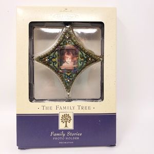 Hallmark The Family Tree Family Stories Photo Holder Frame Ornament 2002 QP1336